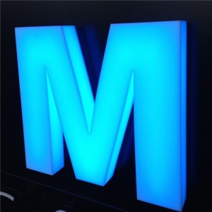 Объемные буквы с голубой подсветкой