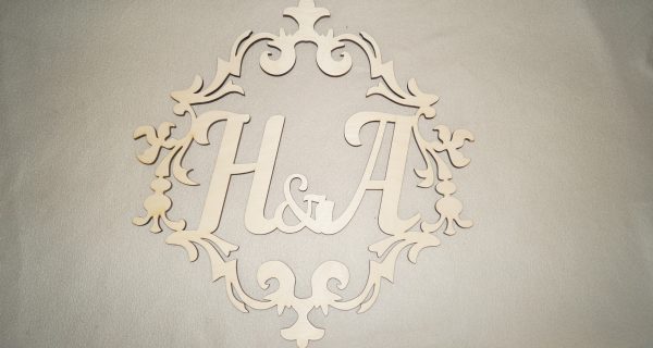 Монограмма лазерная резка