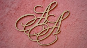 Монограмма лазерная резка