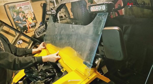 Ветровое стекло квадроцикла из оргстекла 6 мм