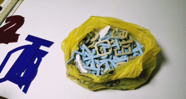 Надпись из акрила в мешке